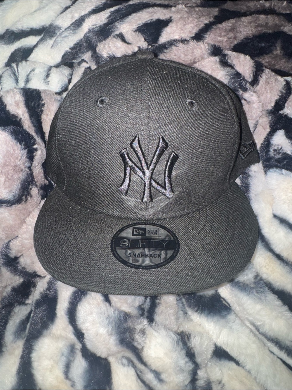 New Era Black NY 9FIFTY Snapback Hat